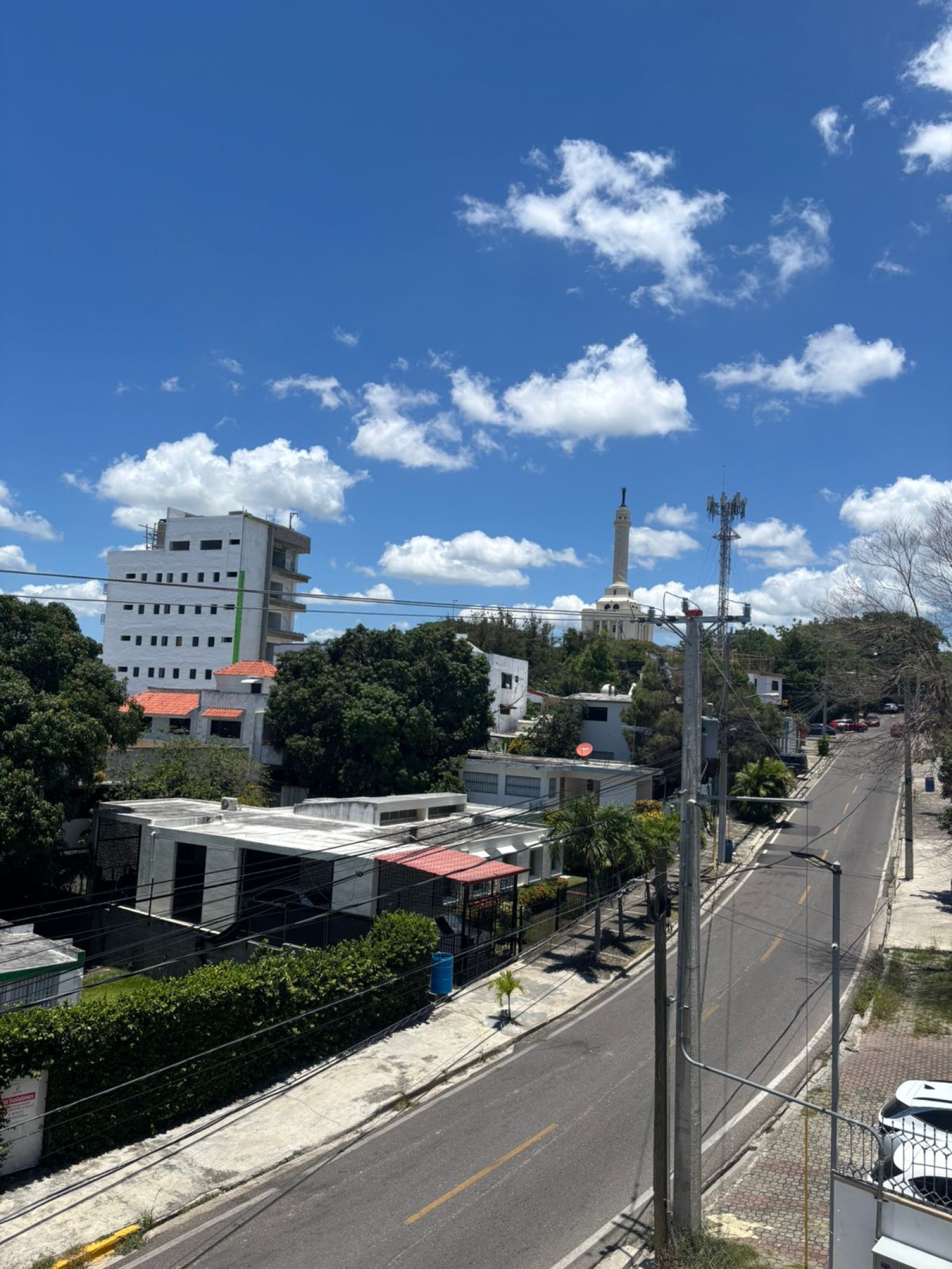Se renta local en La Zurza